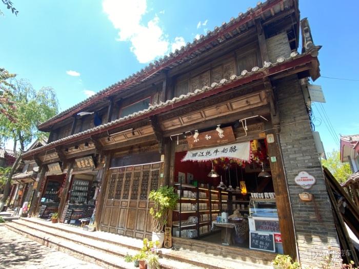 夏季服装店